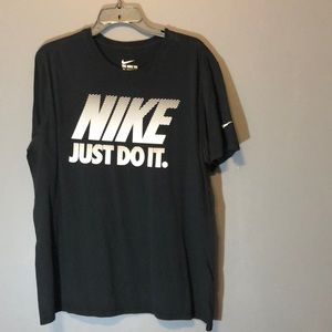 Nike T-Shirt